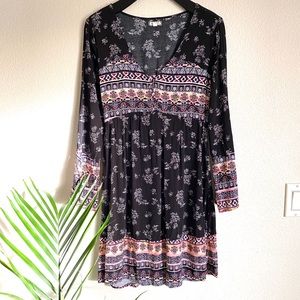 V-neck Long Sleeve Patterned Dress